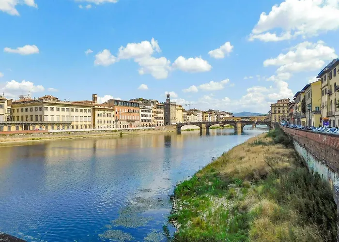 3 Bedroom Cozy In Appartement Scandicci