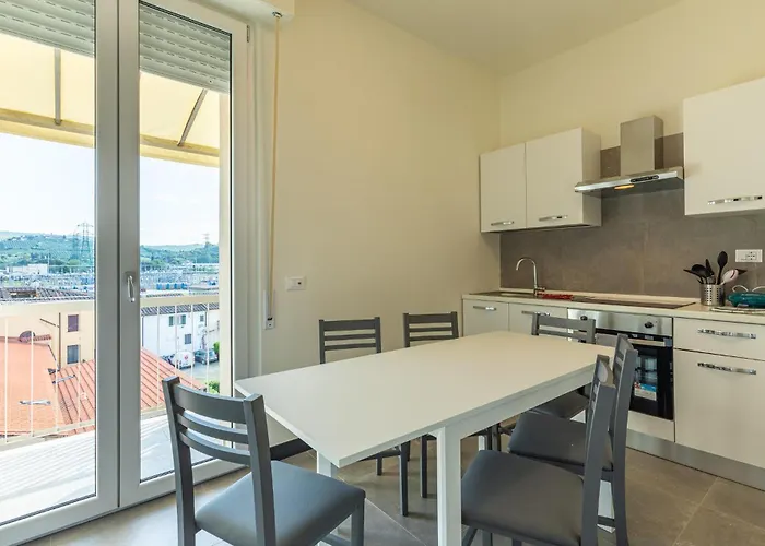 Appartement 3 Bedroom Cozy In Scandicci