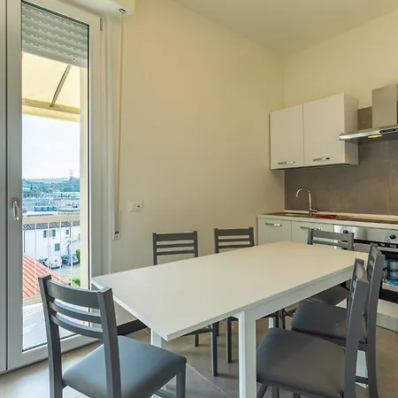 Apartment 3 Bedroom Cozy In Scandicci